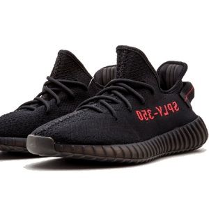 Yeezy Boost 350 V2 in black and red Mens 7 NIB